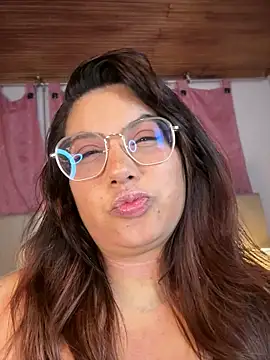 Snapshot of shantelle__ chatting on July 2026 07:32:01 PM shantelle online show from July 2026 07:32:01 PM