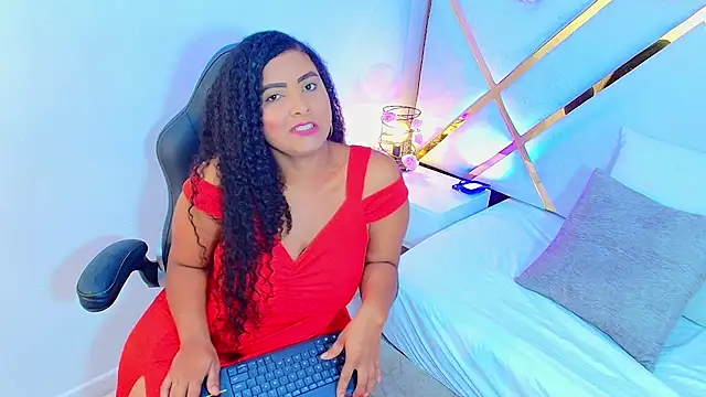 Snapshot of Cristal_Curly chatting on July 2026 11:50:02 AM Cristal Curly online show from July 2026 11:50:02 AM