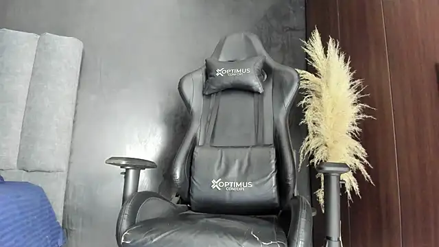 Enzo Maserati online show from July 2026 02:19:01 AM