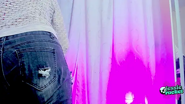 jessierocketx online show from April 2026 10:43:02 PM