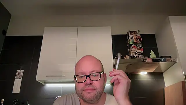 Snapshot of theitalianbear chatting on September 2025 10:26:01 PM theitalianbear online show from September 2025 10:26:01 PM
