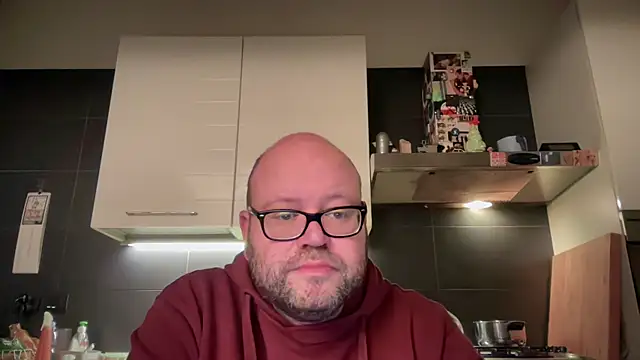 Snapshot of theitalianbear chatting on February 2025 04:55:01 PM theitalianbear online show from February 2025 04:55:01 PM