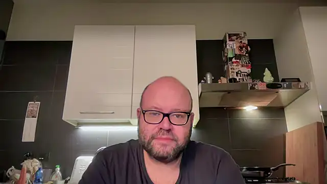 Snapshot of theitalianbear chatting on October 2025 02:31:02 AM theitalianbear online show from October 2025 02:31:02 AM