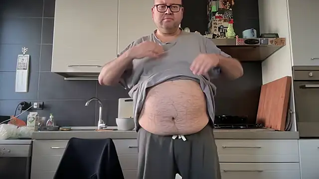 Snapshot of theitalianbear chatting on February 2025 11:34:01 AM theitalianbear online show from February 2025 11:34:01 AM