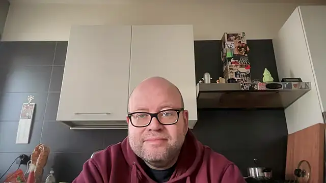 Snapshot of theitalianbear chatting on November 2025 01:23:02 PM theitalianbear online show from November 2025 01:23:02 PM