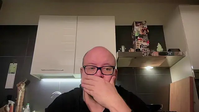 Snapshot of theitalianbear chatting on March 2026 05:08:02 AM theitalianbear online show from March 2026 05:08:02 AM