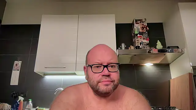Snapshot of theitalianbear chatting on September 2025 02:12:02 AM theitalianbear online show from September 2025 02:12:02 AM