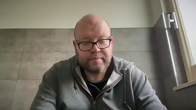 Snapshot of theitalianbear chatting on November 2025 08:29:02 AM theitalianbear online show from November 2025 08:29:02 AM