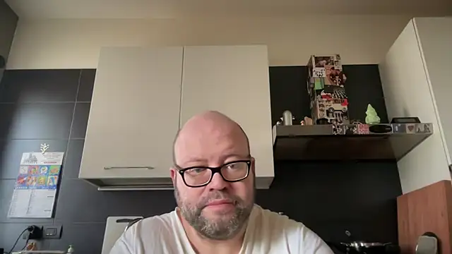 Snapshot of theitalianbear chatting on January 2026 12:12:02 PM theitalianbear online show from January 2026 12:12:02 PM