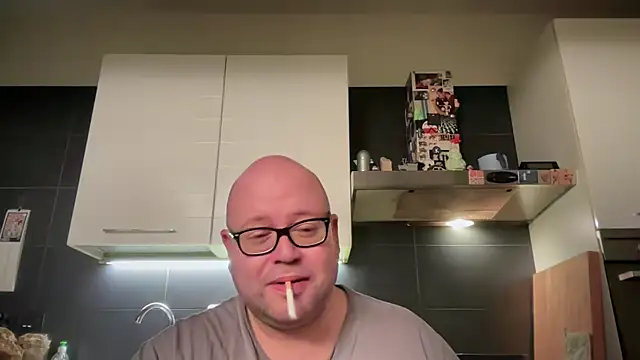 Snapshot of theitalianbear chatting on March 2025 04:13:01 AM theitalianbear online show from March 2025 04:13:01 AM