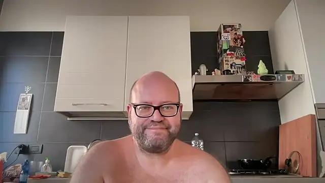 Snapshot of theitalianbear chatting on September 2025 02:53:02 PM theitalianbear online show from September 2025 02:53:02 PM