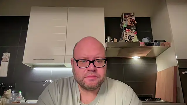Snapshot of theitalianbear chatting on February 2025 02:56:02 AM theitalianbear online show from February 2025 02:56:02 AM
