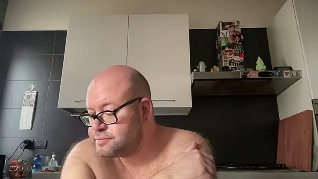 Snapshot of theitalianbear chatting on September 2025 09:41:02 AM theitalianbear online show from September 2025 09:41:02 AM