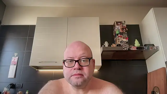 Snapshot of theitalianbear chatting on February 2026 09:06:01 AM theitalianbear online show from February 2026 09:06:01 AM