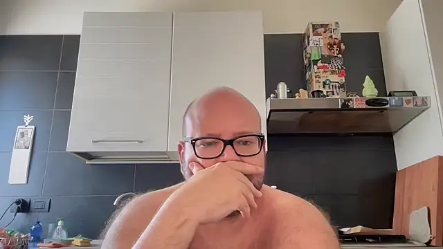 Snapshot of theitalianbear chatting on September 2025 08:47:02 AM theitalianbear online show from September 2025 08:47:02 AM