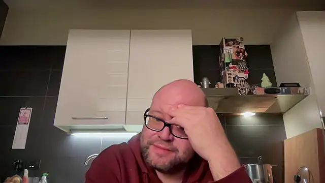 Snapshot of theitalianbear chatting on February 2026 06:48:02 PM theitalianbear online show from February 2026 06:48:02 PM