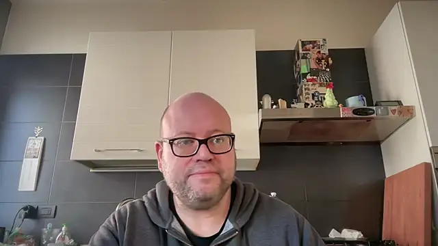 Snapshot of theitalianbear chatting on February 2025 01:44:01 PM theitalianbear online show from February 2025 01:44:01 PM