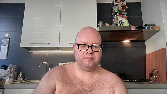 Snapshot of theitalianbear chatting on March 2025 06:58:02 AM theitalianbear online show from March 2025 06:58:02 AM
