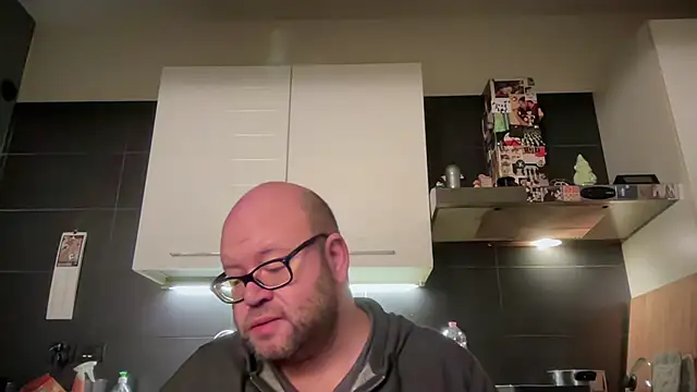 Snapshot of theitalianbear chatting on November 2025 05:18:02 AM theitalianbear online show from November 2025 05:18:02 AM