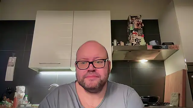 Snapshot of theitalianbear chatting on February 2025 05:35:01 AM theitalianbear online show from February 2025 05:35:01 AM