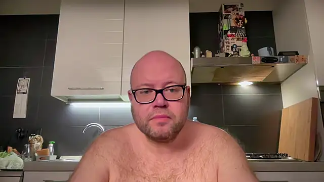 Snapshot of theitalianbear chatting on January 2025 09:01:01 PM theitalianbear online show from January 2025 09:01:01 PM