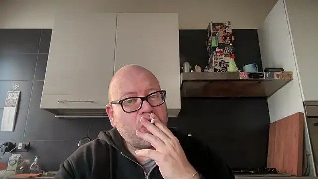 Snapshot of theitalianbear chatting on February 2025 03:20:02 PM theitalianbear online show from February 2025 03:20:02 PM