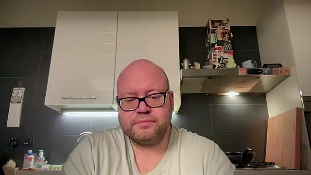 Snapshot of theitalianbear chatting on February 2025 05:33:01 PM theitalianbear online show from February 2025 05:33:01 PM