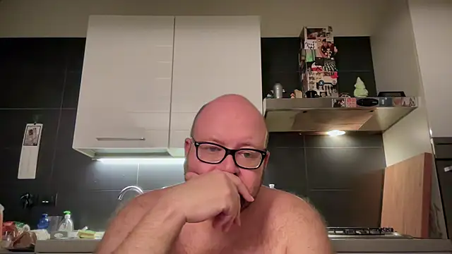 Snapshot of theitalianbear chatting on September 2025 11:05:02 PM theitalianbear online show from September 2025 11:05:02 PM