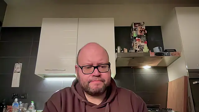 Snapshot of theitalianbear chatting on January 2025 06:57:02 PM theitalianbear online show from January 2025 06:57:02 PM