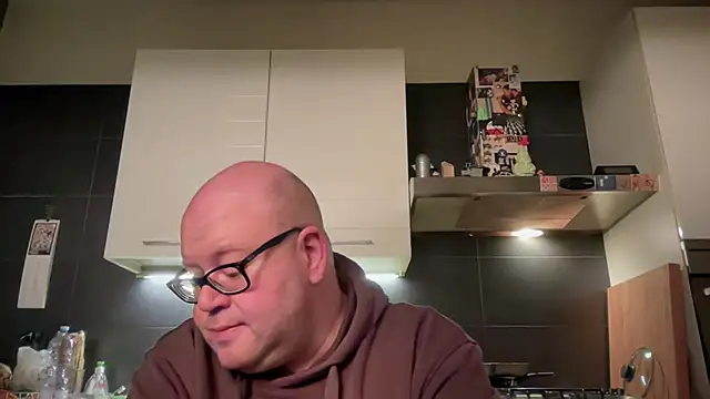 Snapshot of theitalianbear chatting on March 2025 03:54:02 AM theitalianbear online show from March 2025 03:54:02 AM