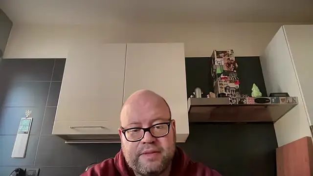 Snapshot of theitalianbear chatting on February 2026 03:00:02 PM theitalianbear online show from February 2026 03:00:02 PM