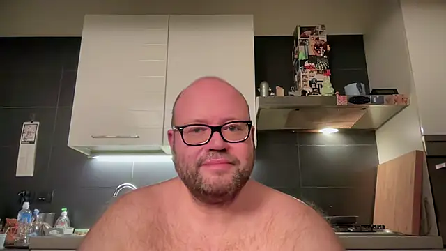 Snapshot of theitalianbear chatting on January 2025 09:59:01 PM theitalianbear online show from January 2025 09:59:01 PM