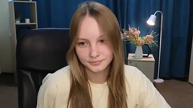 LeighStahl online show from July 2026 03:47:02 AM