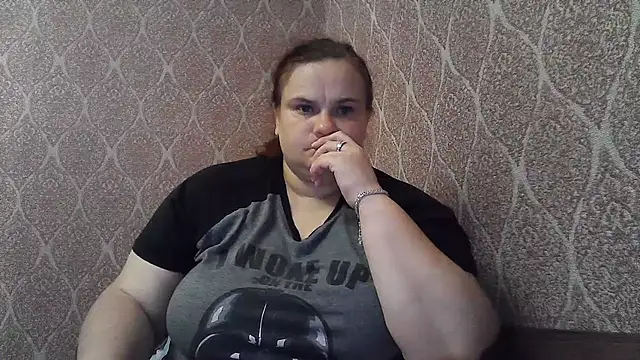 DollyGersonnn online show from July 2026 07:43:02 PM