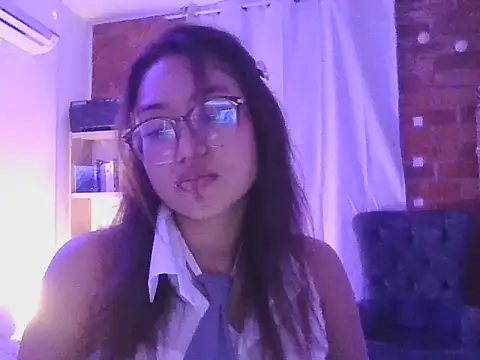 Snapshot of Honey_devil chatting on July 2026 01:49:01 AM Honey devil online show from July 2026 01:49:01 AM