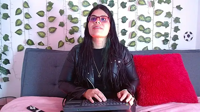 isabella black1 online show from August 2026 10:25:01 PM