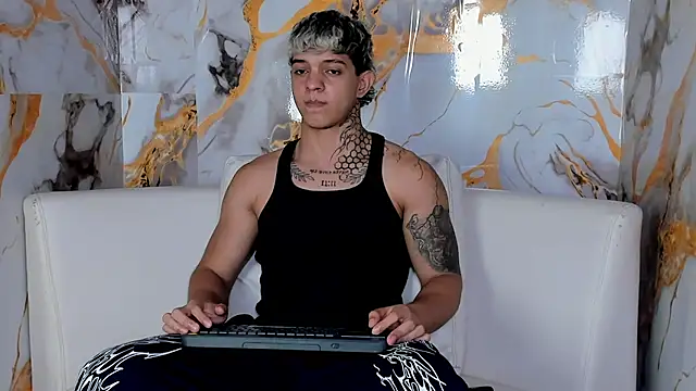 Noah  Browm online show from August 2026 07:34:02 PM