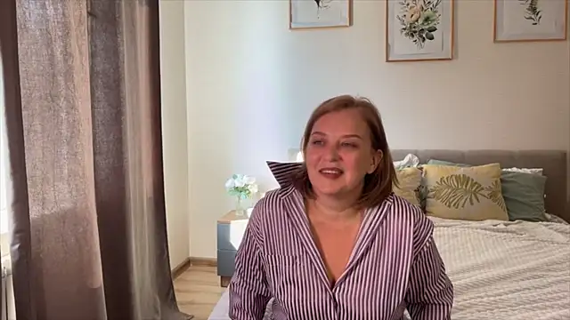 Snapshot of GeniusJinx chatting on August 2026 03:48:02 AM GeniusJinx online show from August 2026 03:48:02 AM