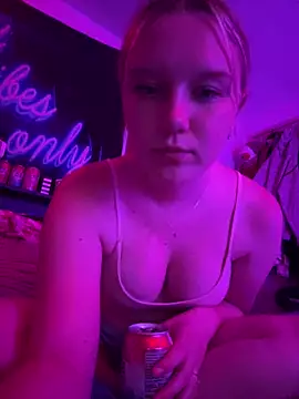 Snapshot of itssmequinn chatting on August 2026 03:05:01 AM itssmequinn online show from August 2026 03:05:01 AM