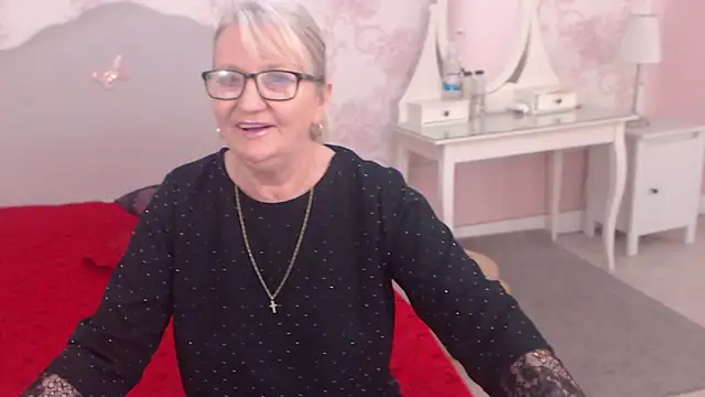 LadyAlana online show from June 2026 10:04:02 PM
