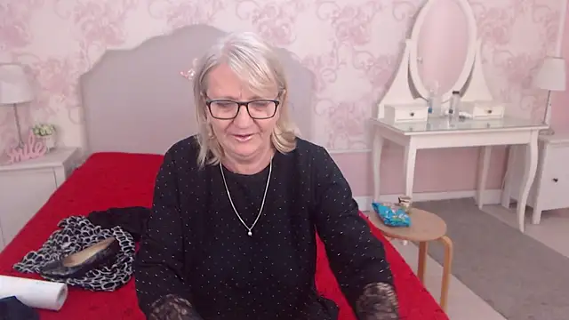 Snapshot of LadyAlana chatting on May 2026 10:09:02 PM LadyAlana online show from May 2026 10:09:02 PM