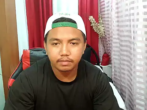 Snapshot of davidhotdesire chatting on August 2026 03:48:02 AM davidhotdesire online show from August 2026 03:48:02 AM