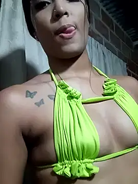 Snapshot of KHLOE_HILTON chatting on August 2026 05:29:01 PM KHLOE HILTON online show from August 2026 05:29:01 PM