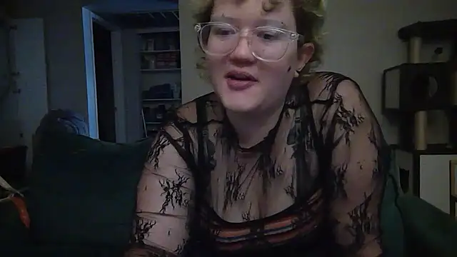 Snapshot of TreatLucky chatting on August 2026 05:08:01 PM TreatLucky online show from August 2026 05:08:01 PM