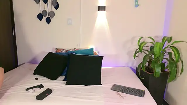 VainillaSecret online show from August 2026 01:42:02 PM