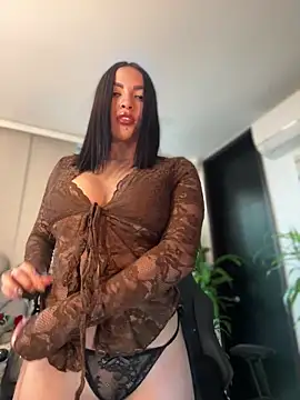 Snapshot of HannaBeckett chatting on April 2026 06:34:02 PM HannaBeckett online show from April 2026 06:34:02 PM