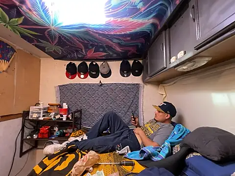 Snapshot of OmarSalasxh33 chatting on August 2026 11:55:01 PM OmarSalasxh33 online show from August 2026 11:55:01 PM