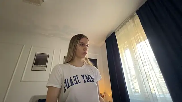 CherryRoseLove  online show from August 2026 01:04:02 PM