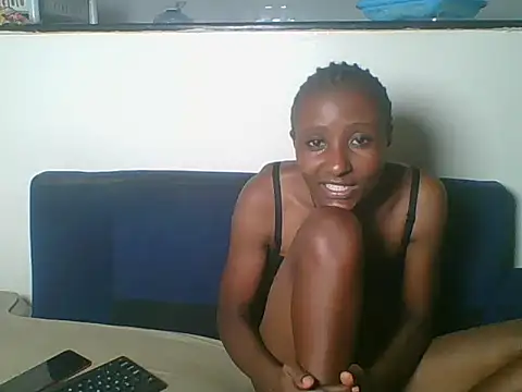Petitesecret online show from August 2026 10:25:01 PM