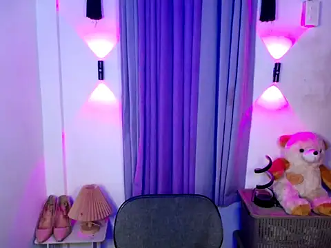 KweenRics online show from August 2026 12:53:02 PM